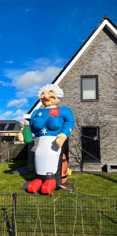 Sarah pop huren in Uitgeest