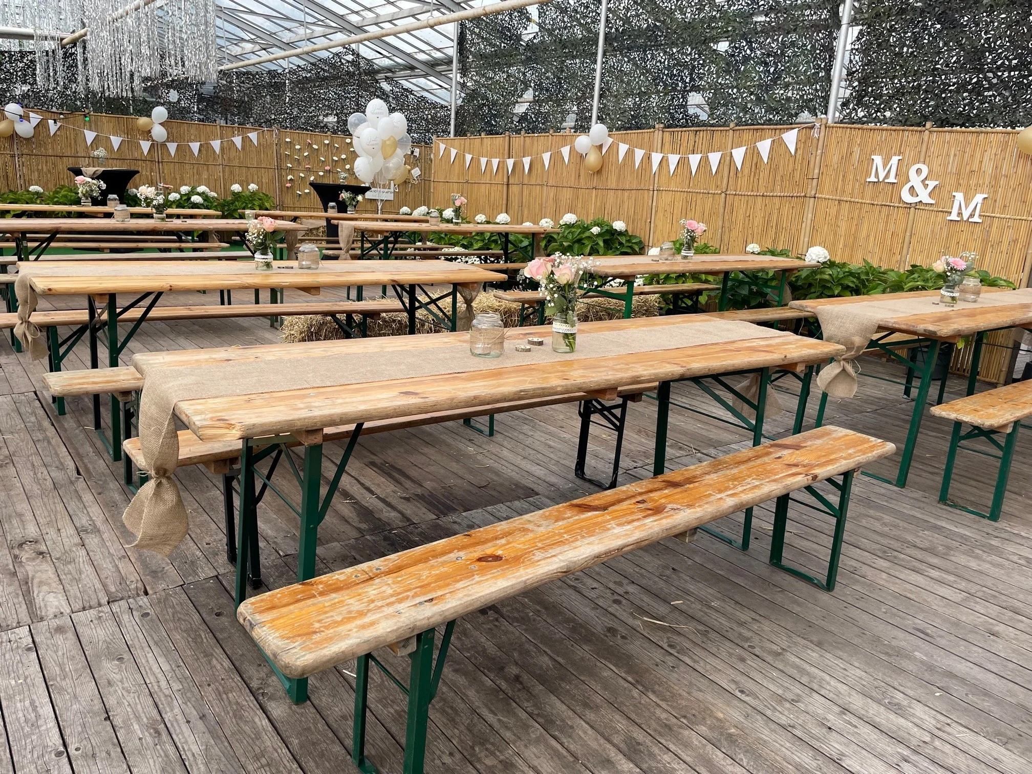 Meerdere bierbanken en biertafels huren